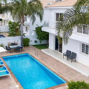 Luxvillasrentals , Ajia Napa Cypr