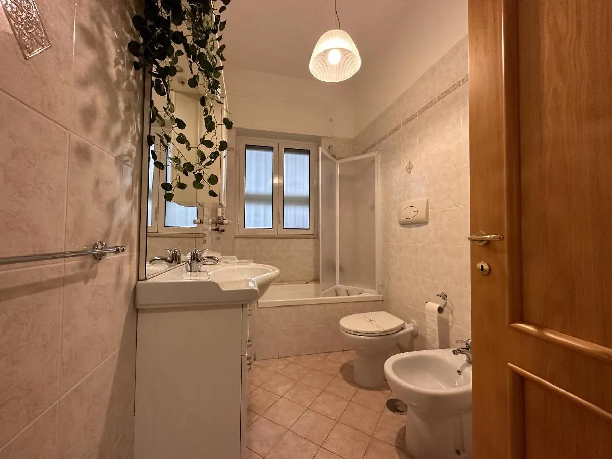 Renza House Chiaia Apartment Naples 0*,
