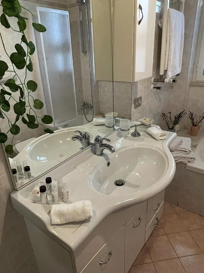 Renza House Chiaia Apartment Naples