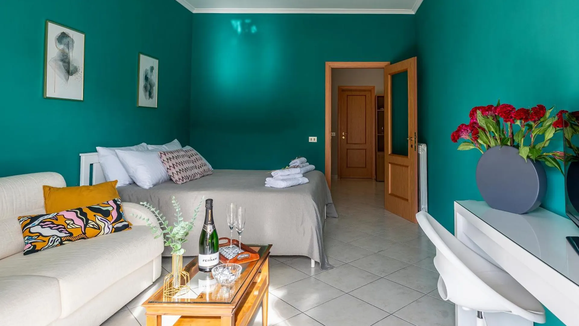 Renza House Chiaia Apartment Naples