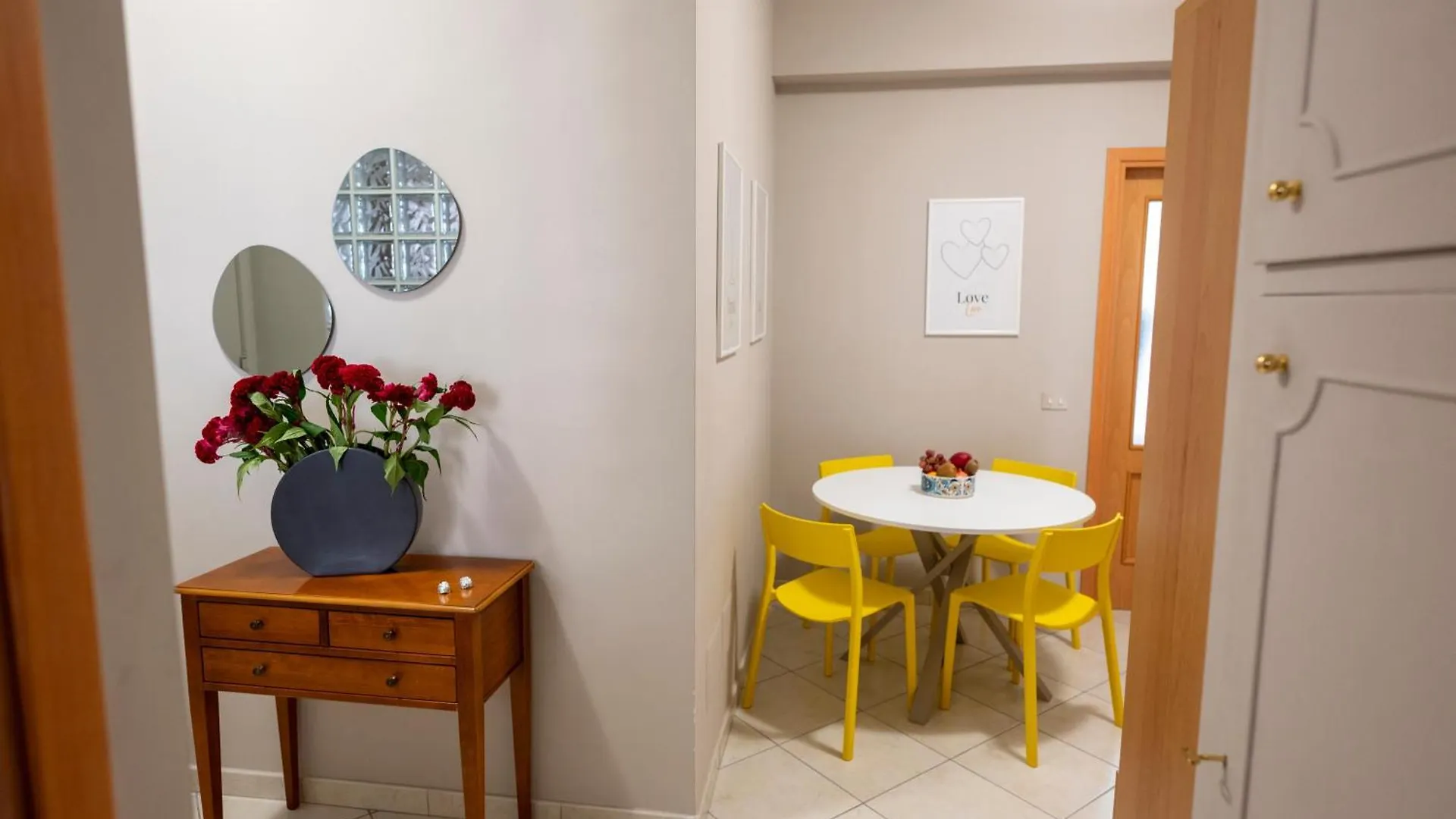 Renza House Chiaia Apartment Naples