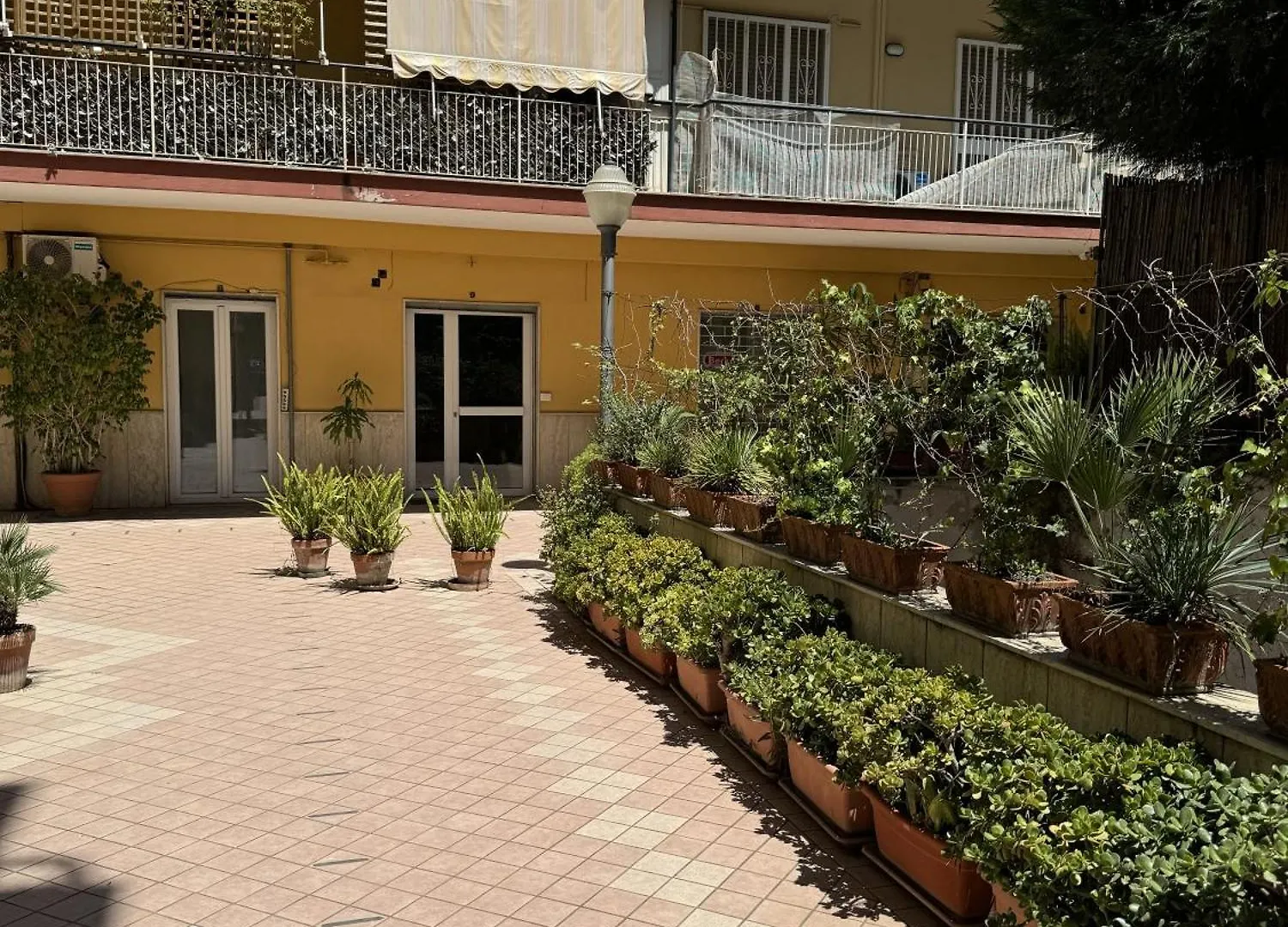 Renza House Chiaia Apartment Naples