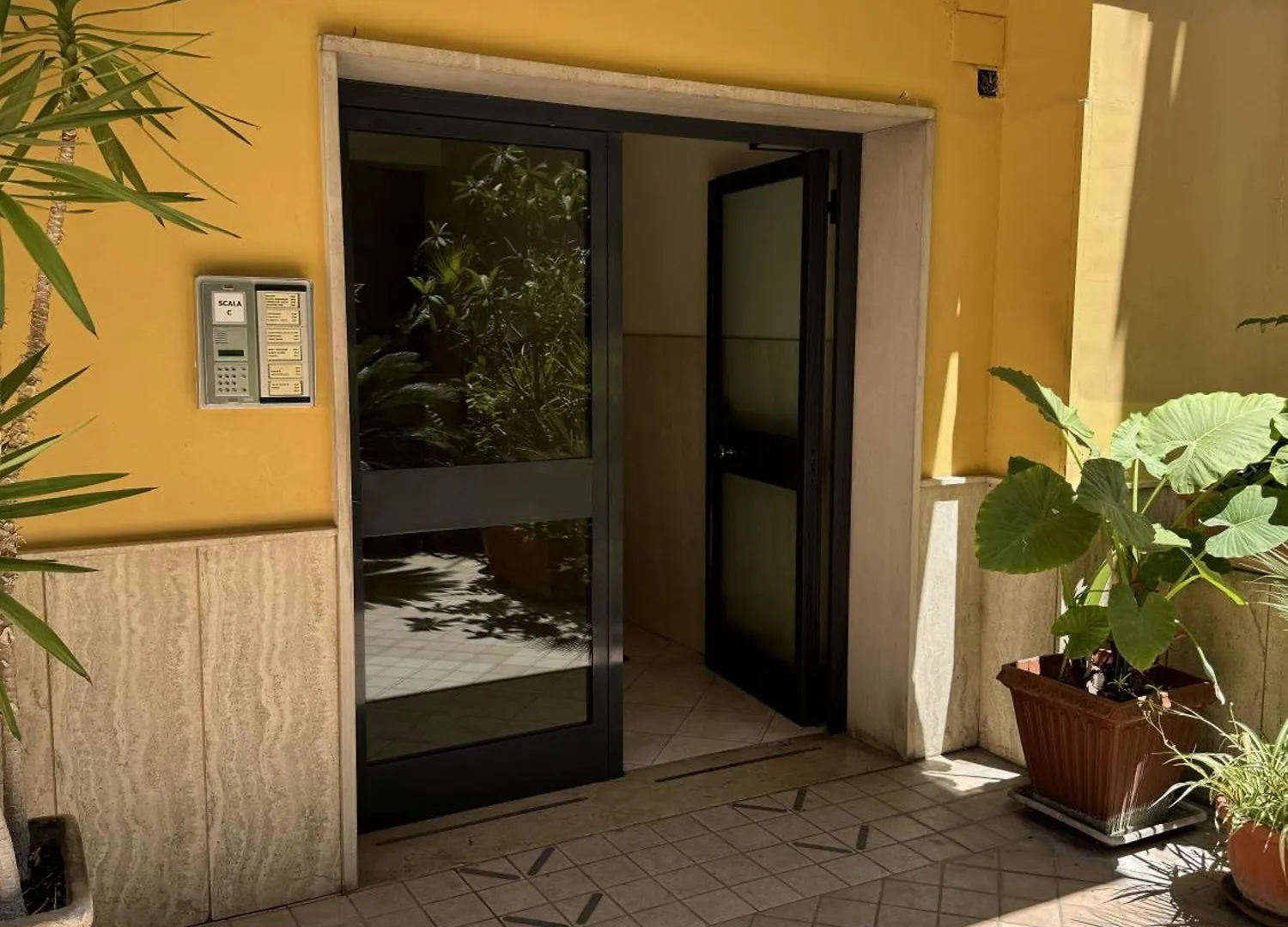 Renza House Chiaia Apartment Naples